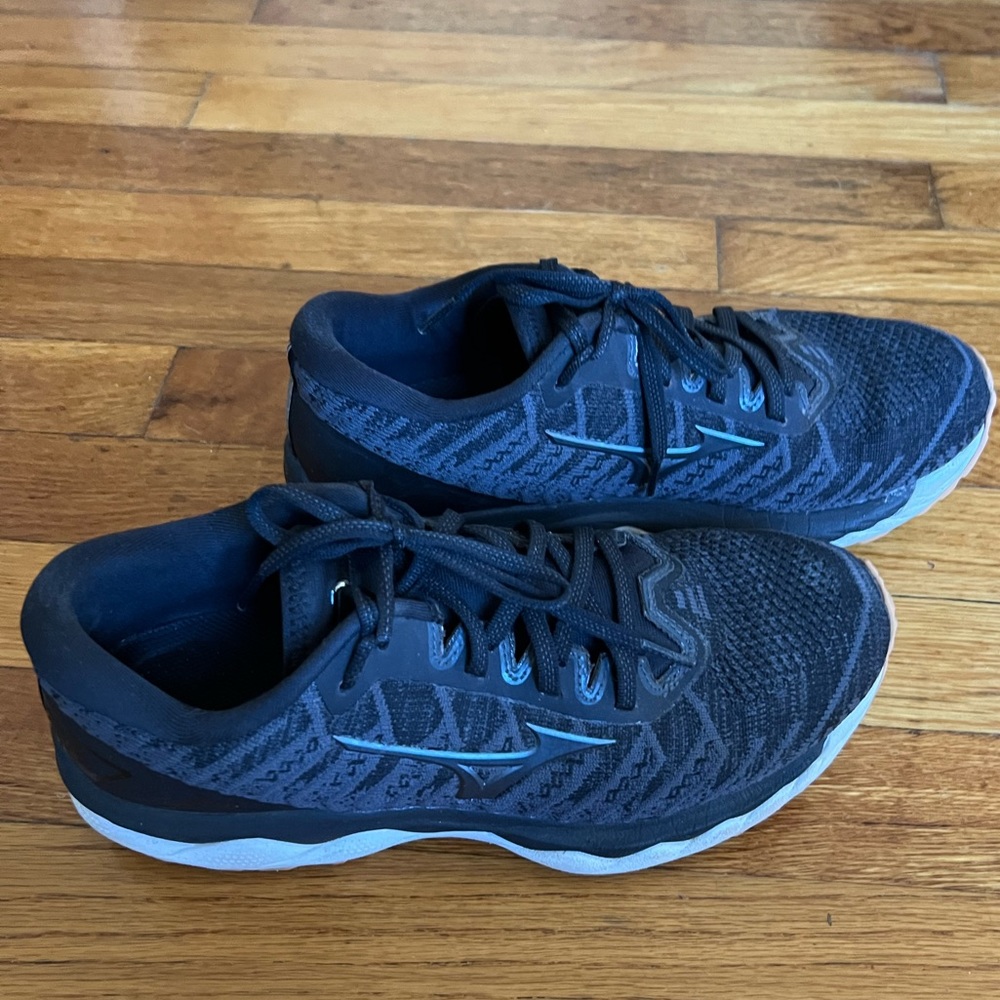 Mizuno wave sky 04